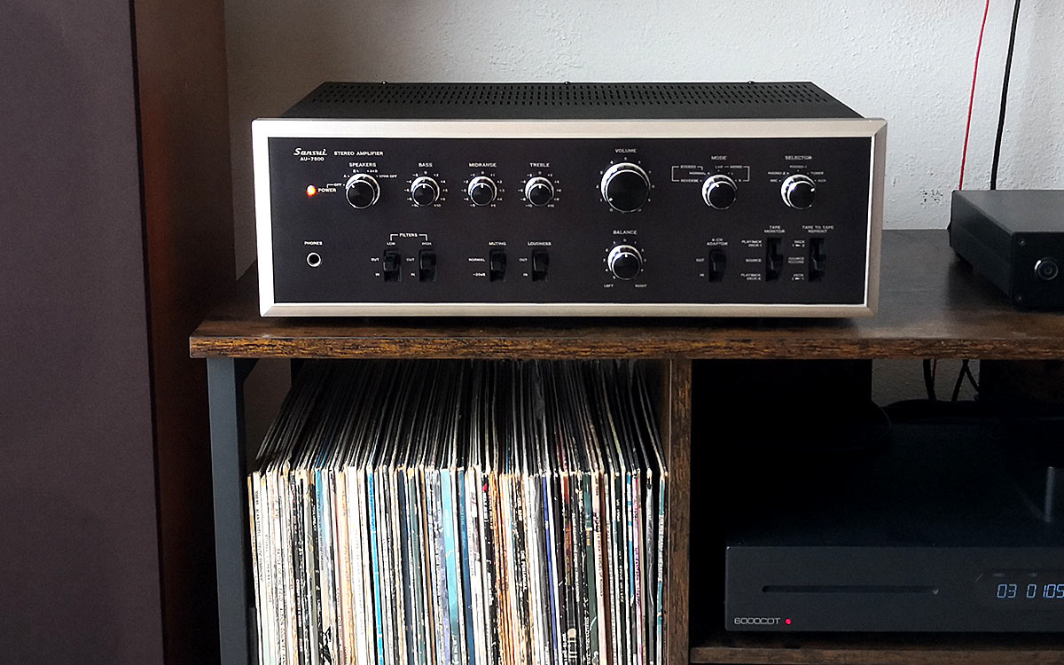 Il Sansui AU-7500 durante le sessioni di ascolto